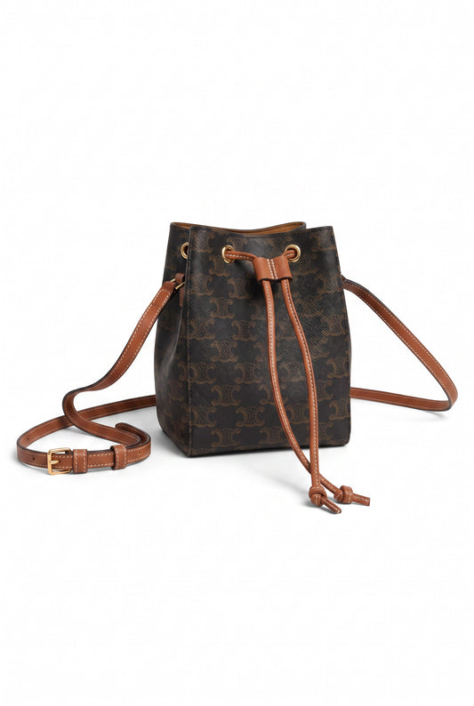 Bolso Bucket Monograma CE 24 Shumai - Marrón.
