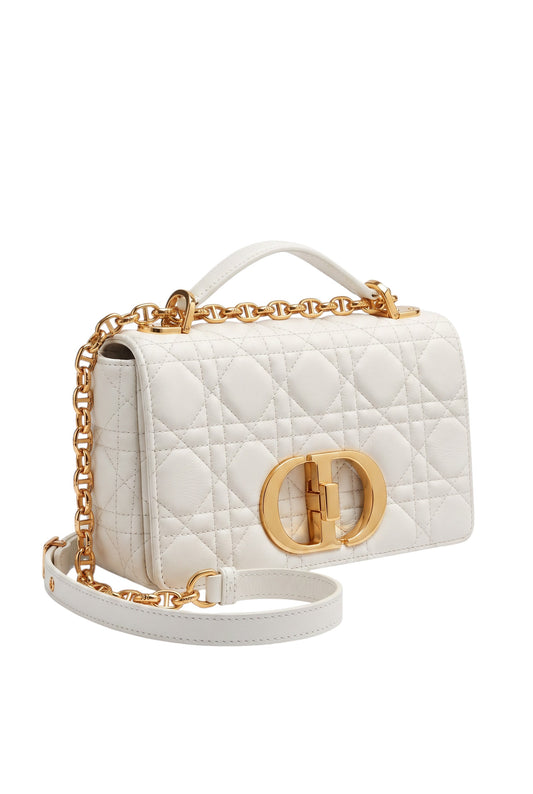 Dior Caro – Elegancia atemporal en blanco