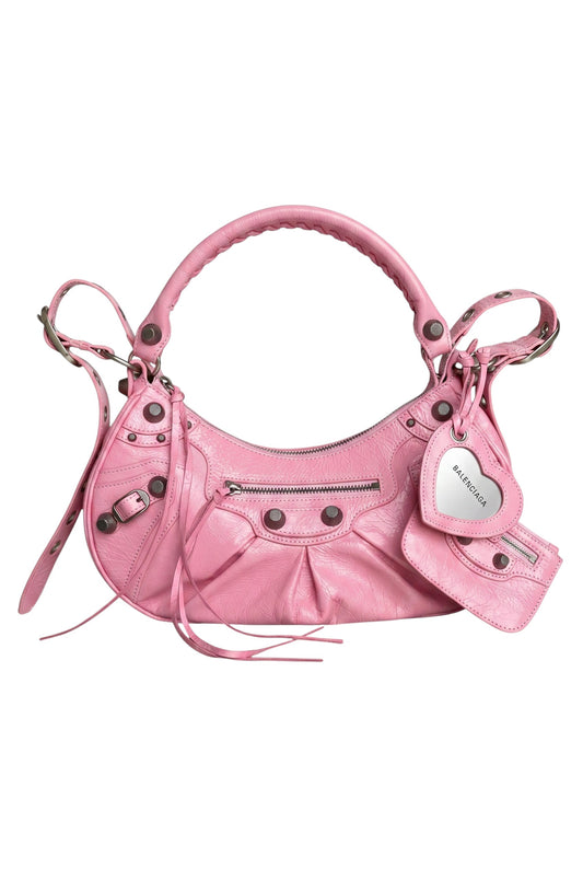 La Bolsa Media Luna que Une Actitud y Estilo Rosa