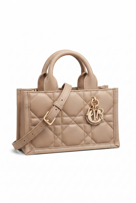 👜 Dior Book Tote Mini Beige – Elegancia Compacta